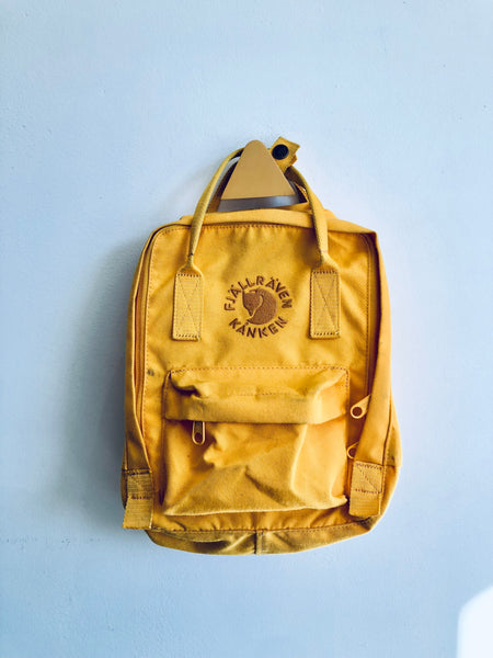 Fjallraven re kanken yellow best sale