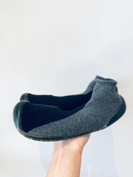 Nununu Sock Shoes (3.5 Kid)